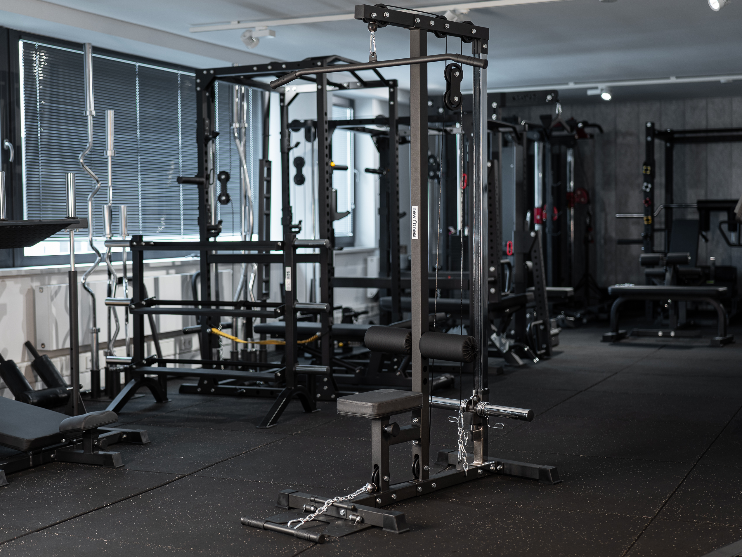 Latzugstation newfitness® FOX LINE LAT944, Höhe 192 cm