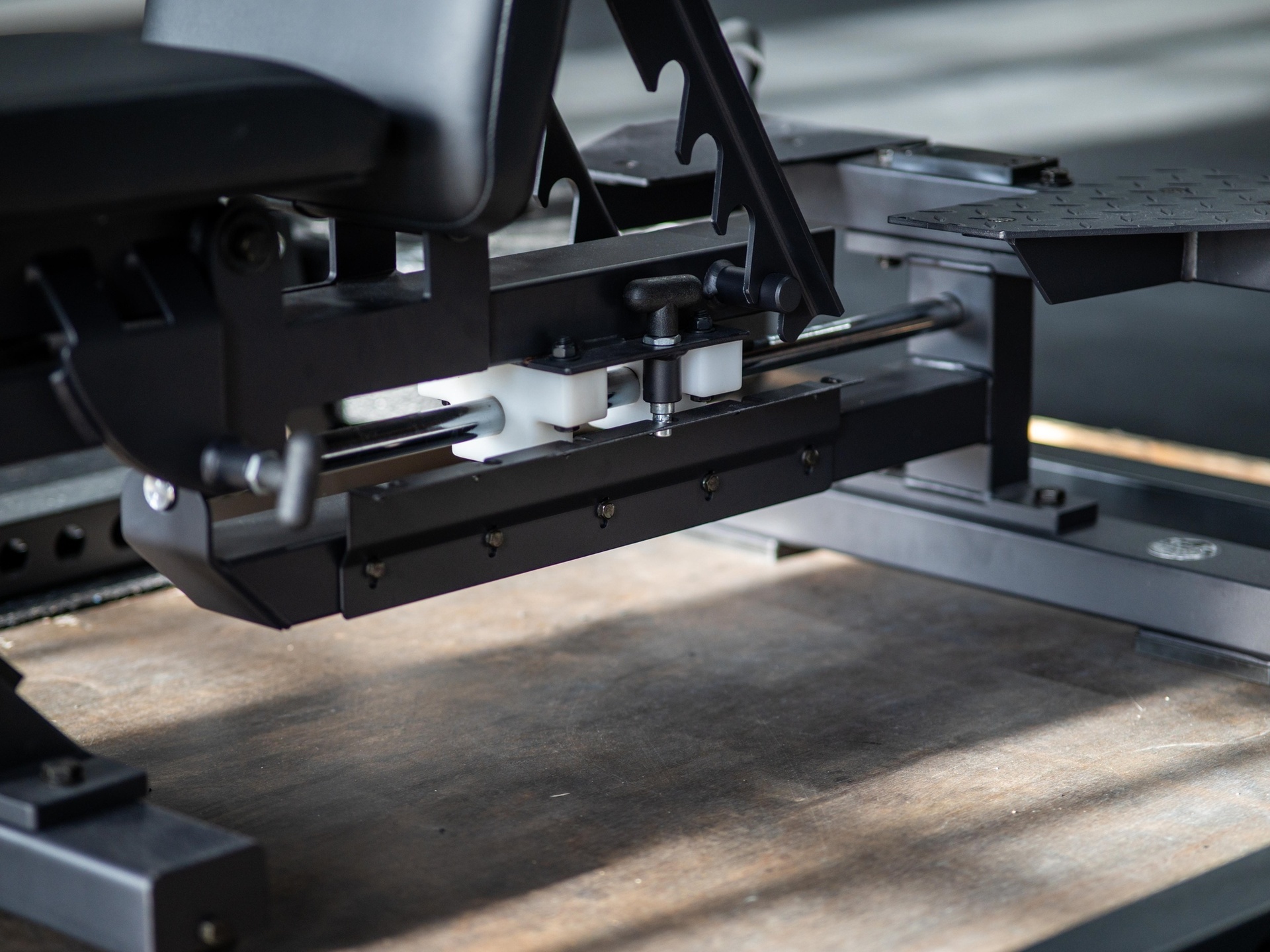 Hantelbank SQMIZE® ELITE CLUB SQ-R660 mit Spotterstands
