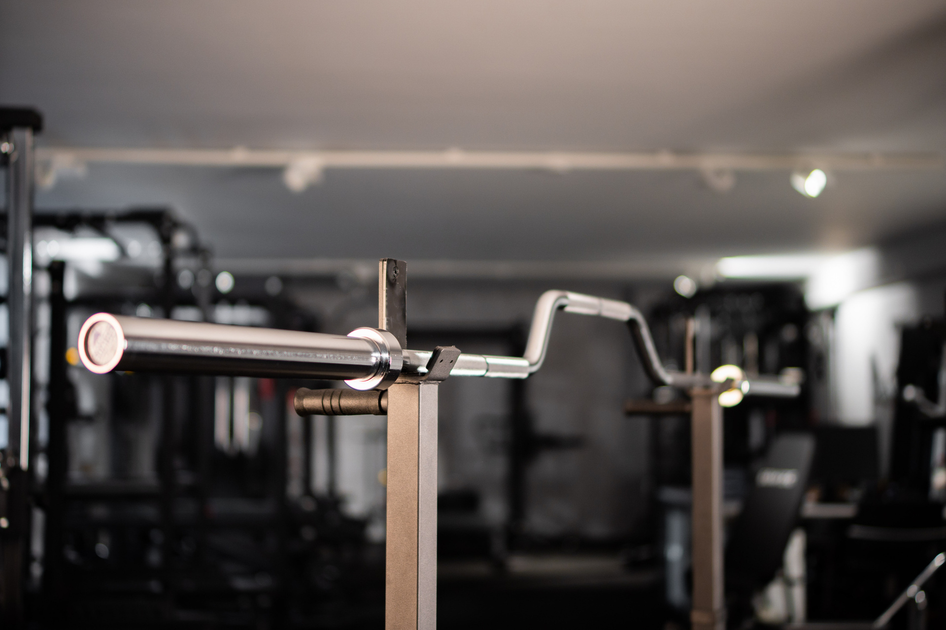 Olympia Cambered Bench and Row Press Bar SQMIZE® OB86CB-R+