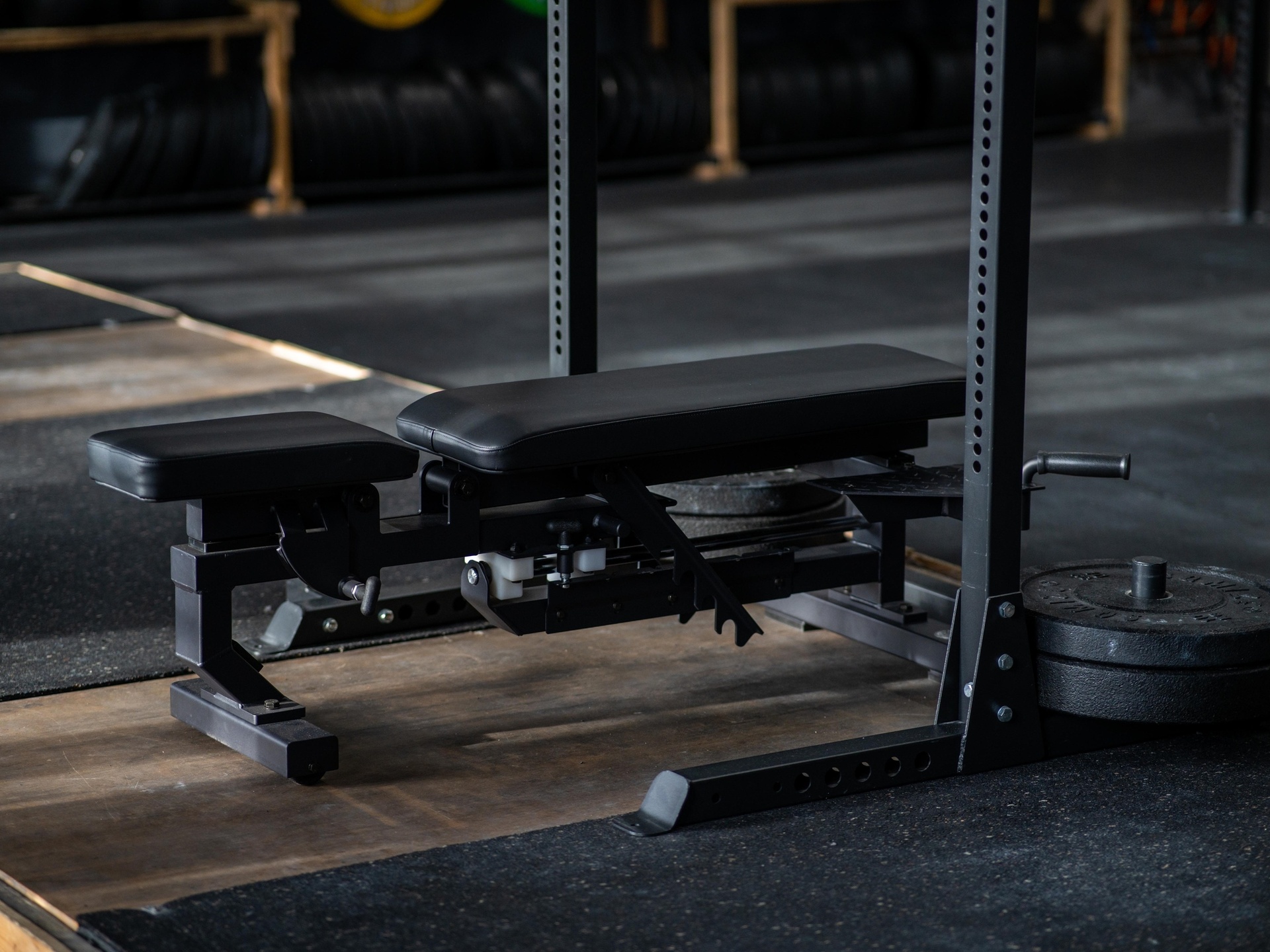 Hantelbank SQMIZE® ELITE CLUB SQ-R660 mit Spotterstands