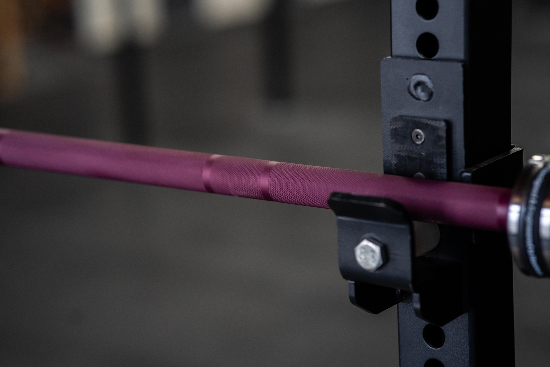 SQMIZE® PREMIUM BISON Hybrid Langhantel Manufaktur Edition Black Cherry, 220 cm
