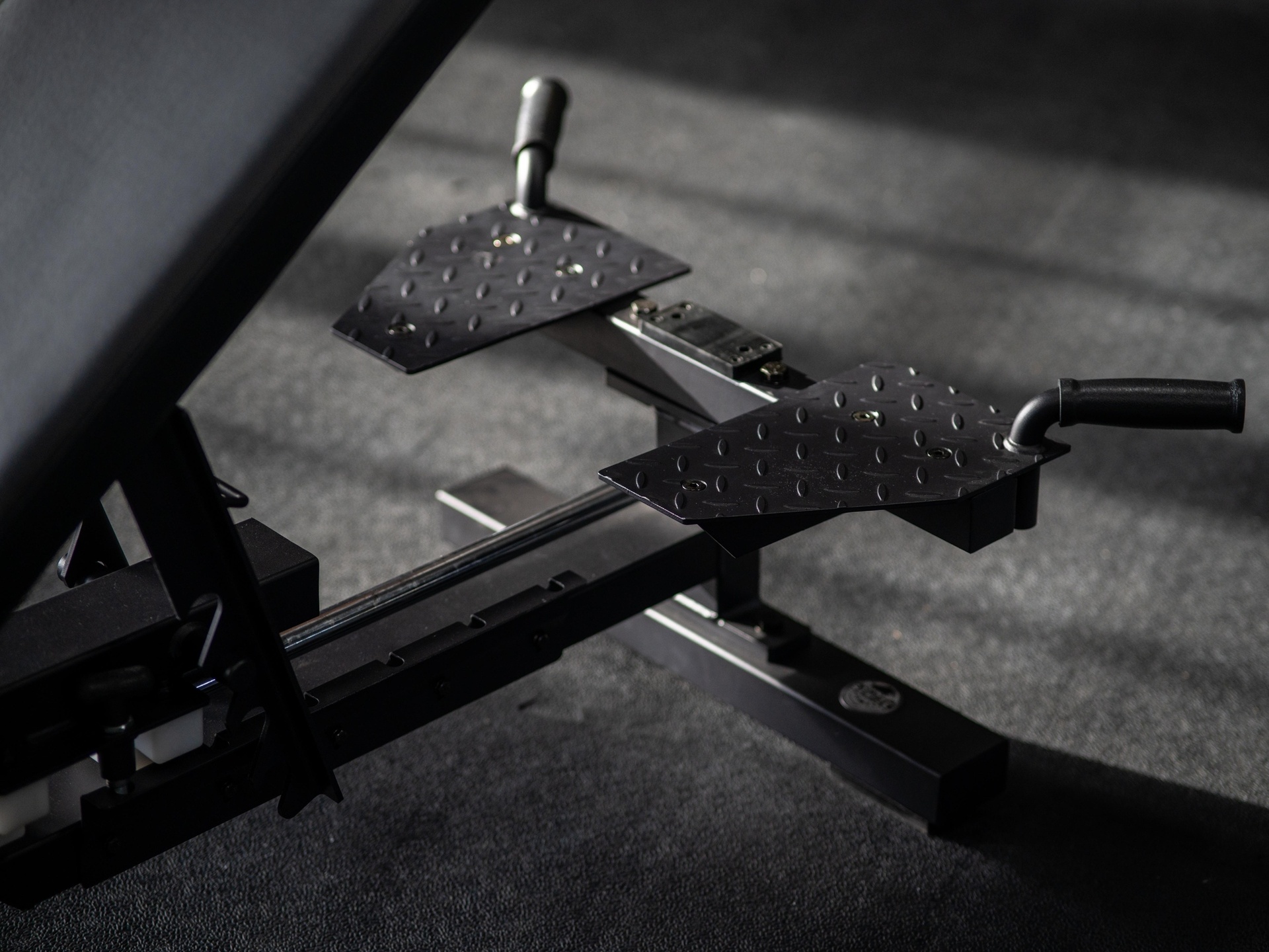 Hantelbank SQMIZE® ELITE CLUB SQ-R660 mit Spotterstands
