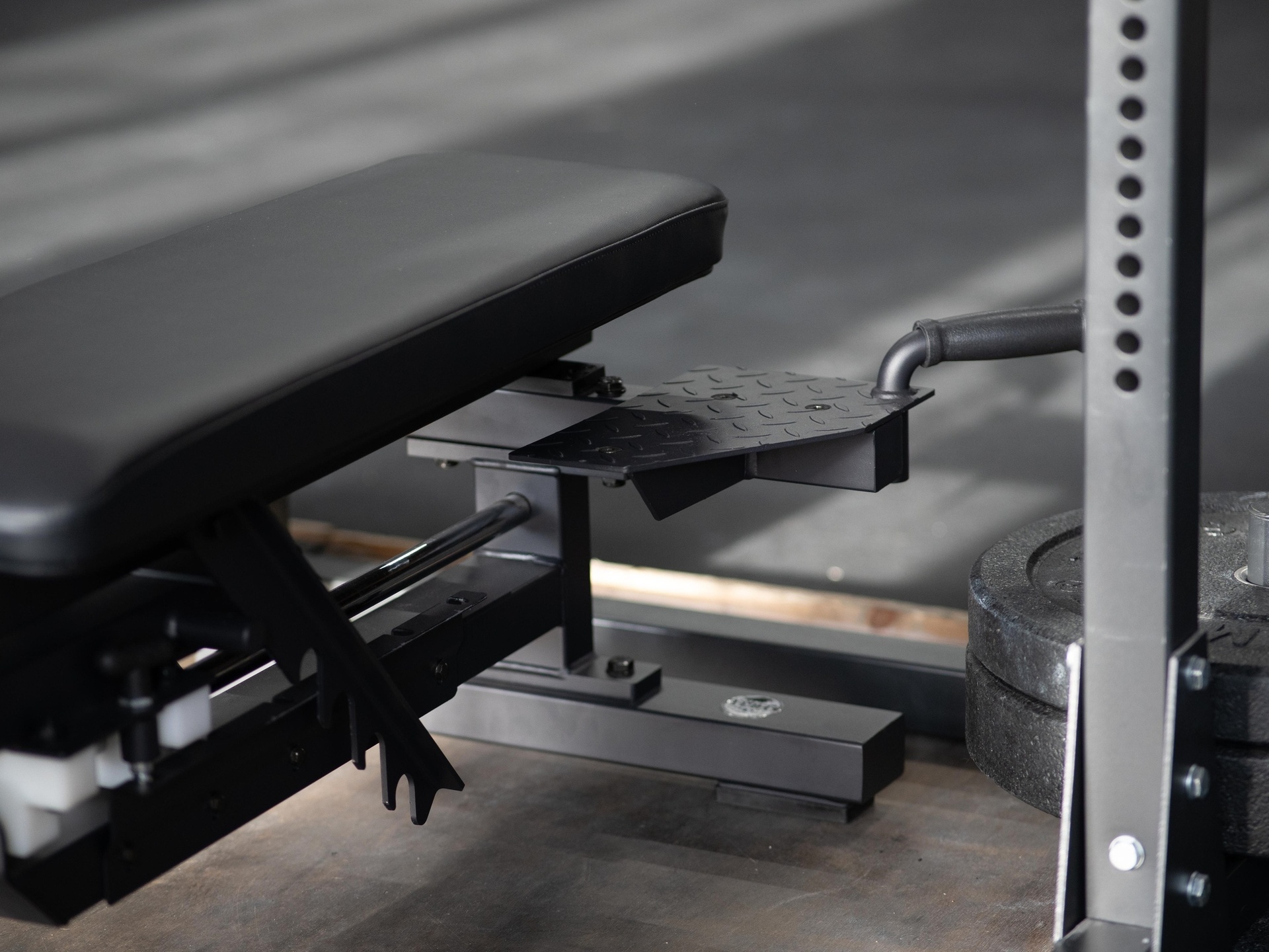 Hantelbank SQMIZE® ELITE CLUB SQ-R660 mit Spotterstands