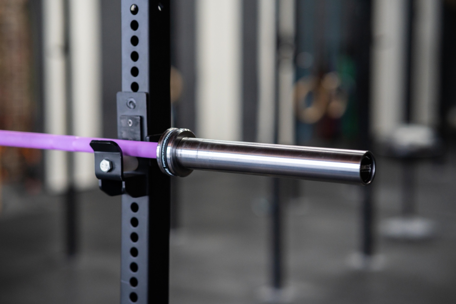 SQMIZE® PREMIUM BISON Hybrid Langhantel Manufaktur Edition Purple Lights, 201 cm
