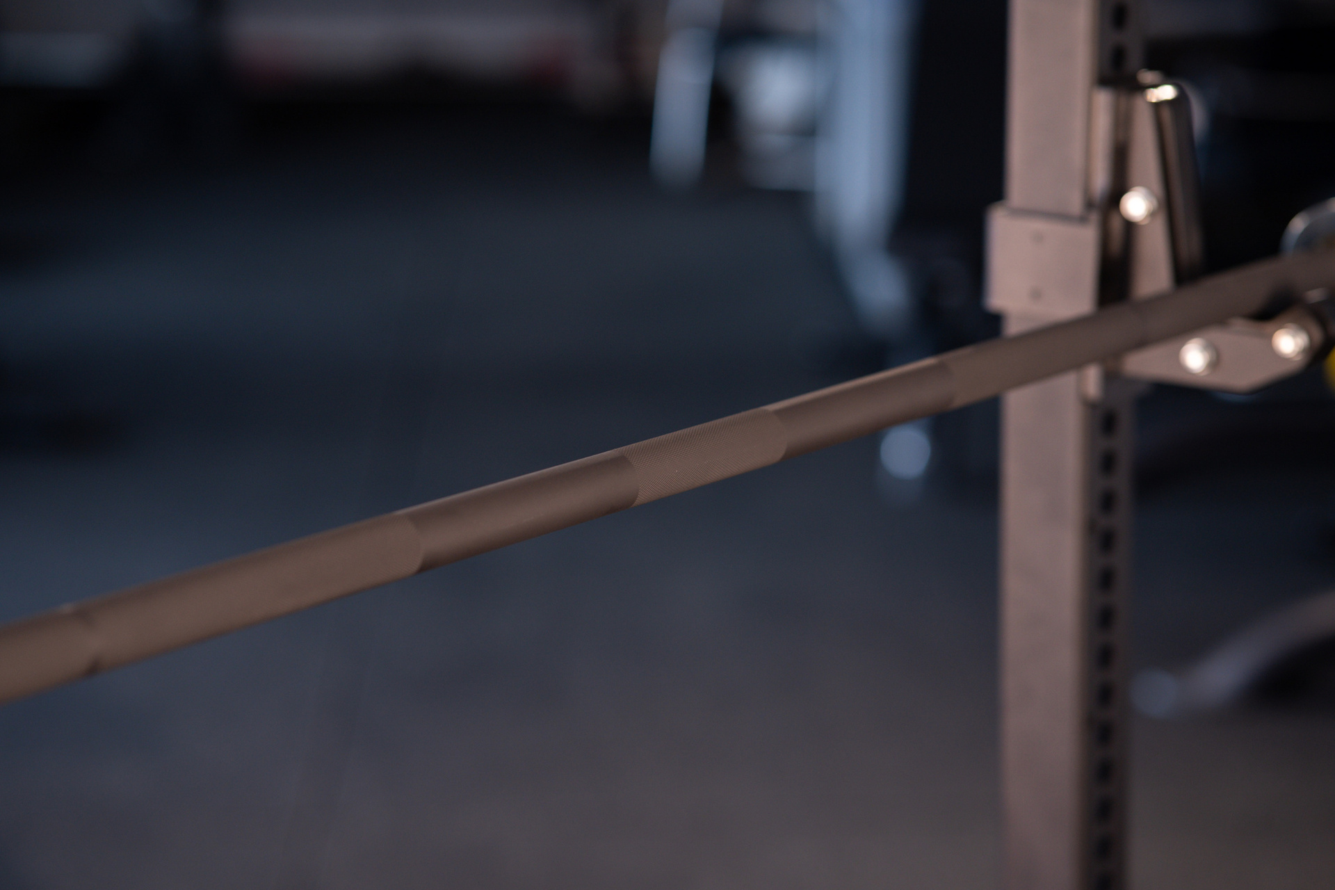 SQMIZE® PREMIUM BISON Powerlifting Bar Manufaktur Edition Sniper Grey